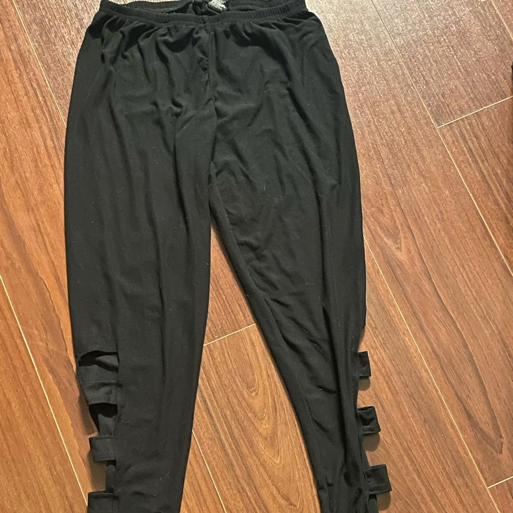 Cut out leggings
